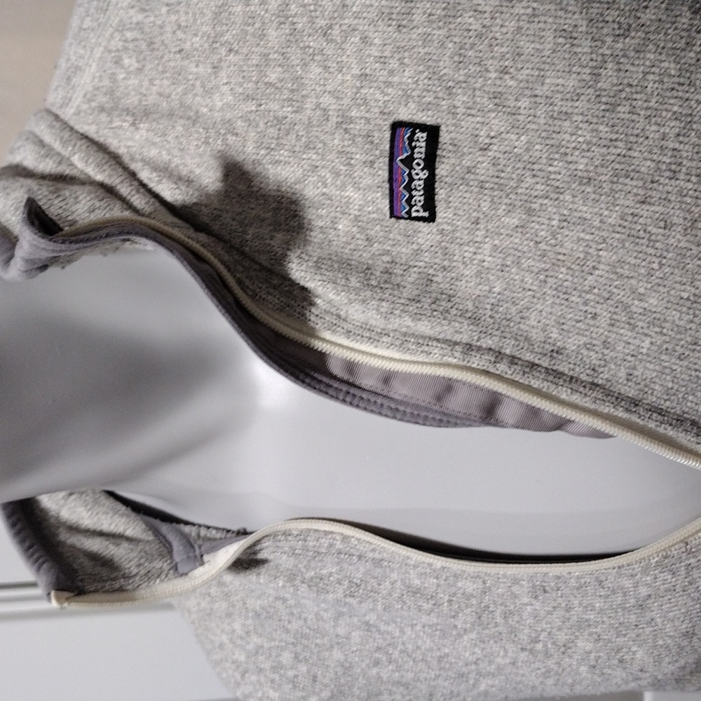 Patagonia light gray zip fleece jacket. Small - Picture 2 of 13